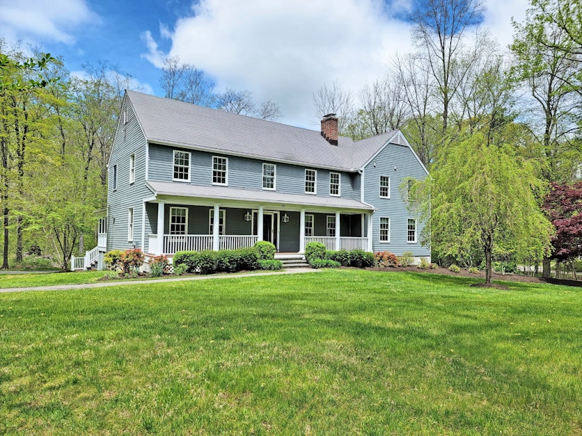 35 North Valley Road, Ridgefield, CT 06877, Presented by Laura Ancona